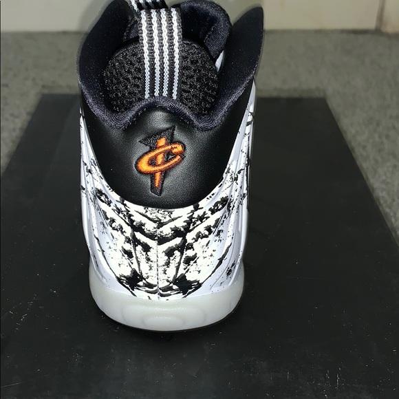 Nike Foamposite - Picture 2 of 5
